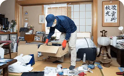 貴重品・処分品の仕分け作業画像